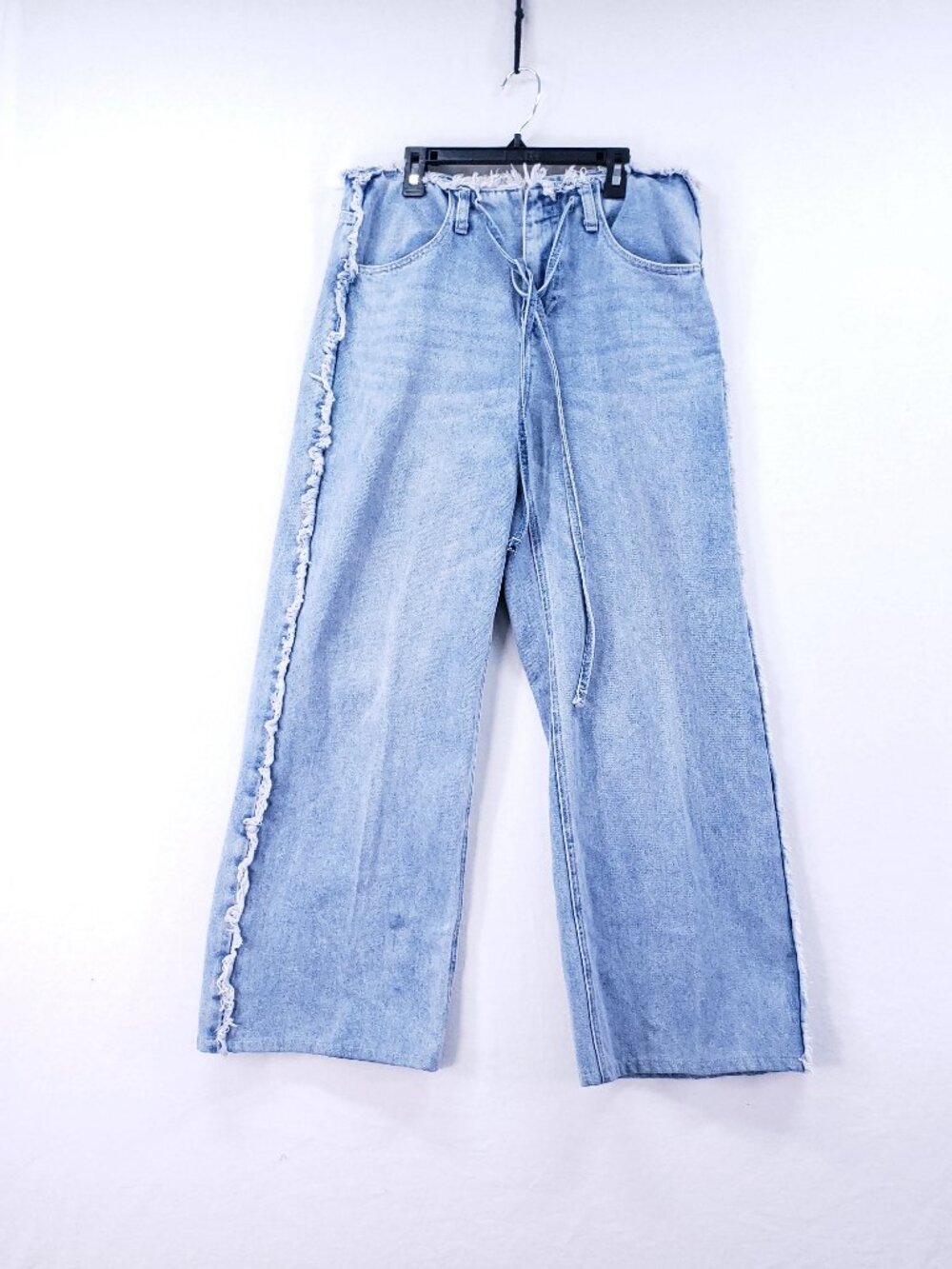 1030 TEN.THIRT.Y Size 5/27 Wide-Leg Blue Denim Jeans Raw Side Waist Hem Boho